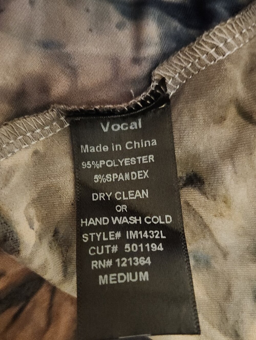 Vocal Long Sleeve V-Neck Tie-Dye Top in Gray and Brownsz L - Picture 4 of 4